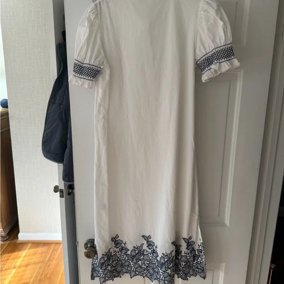 Tuckernuck White Dress with Navy Embroidered Hem and Cuff size S - Picture 3 of 5